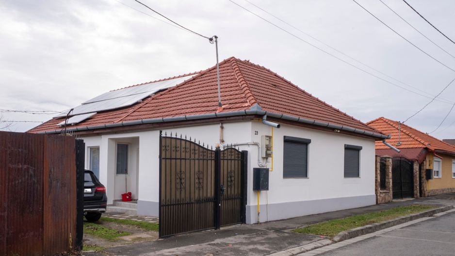Casa Oradea 4 camere 1100 mp teren panouri si baterie de stocare - Poză 2