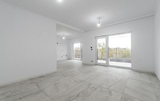 Vilă nouă cu terasă panoramică – design premium, 4 dormitoare, în Gai