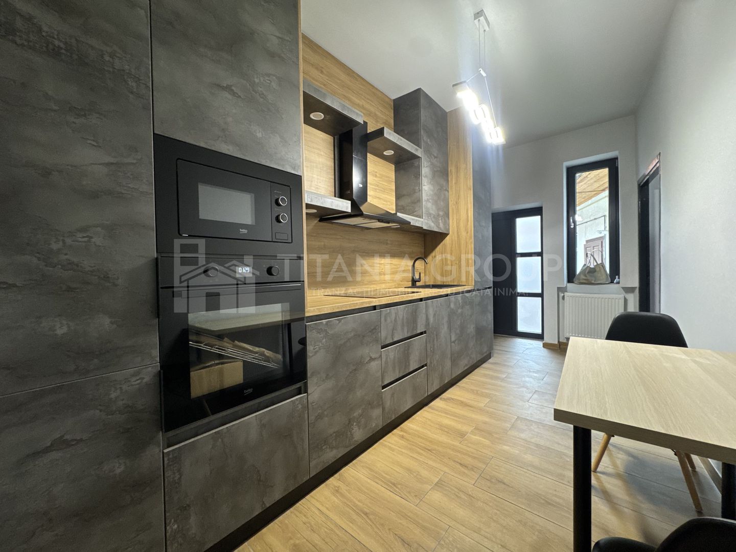 Garsonieră 42 mp complet renovata, zonă centrală, vis-a-vis Teatrul Dramatic - Poză 6