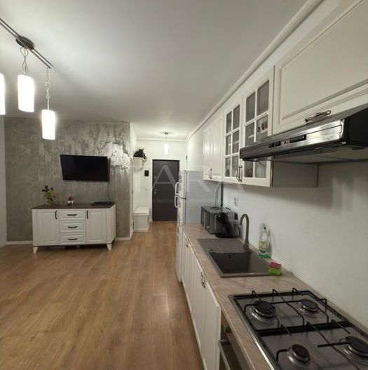 Apartament 2 camere, complet mobilat, echipat, parcare subterana. - Poză 3