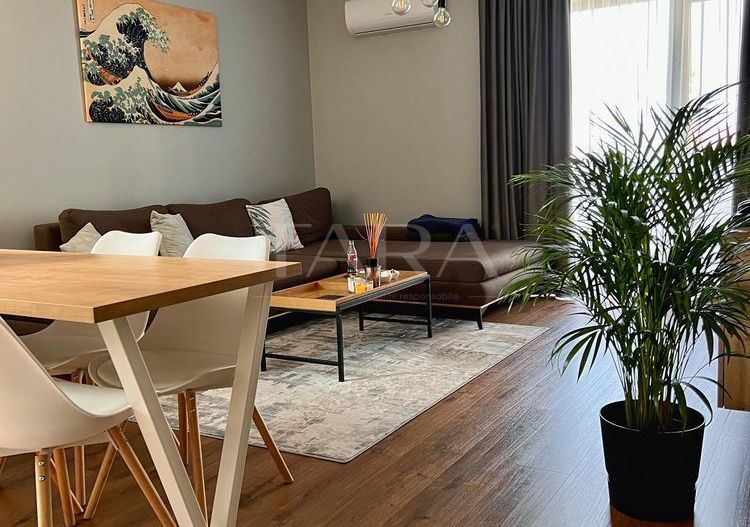Apartament cu 3 camere, terasă generoasă, ansamblu rezidențial nou. - Poză 1