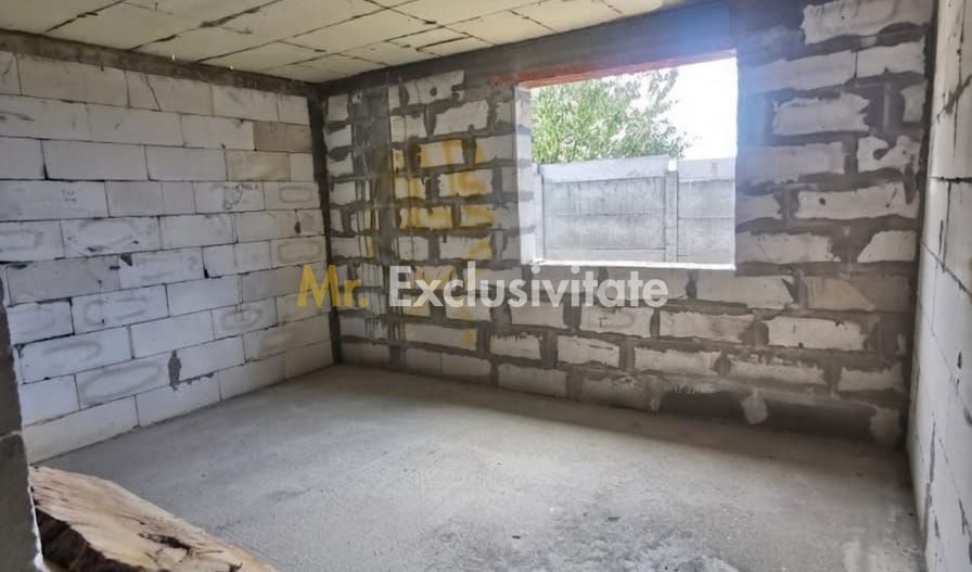 Casa la rosu în Plaiul Vulcănești - Poză 3