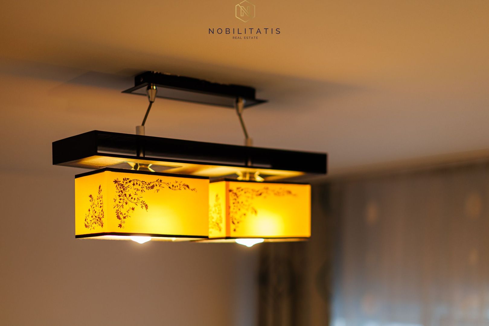 Un apartament cum rar găsești, în centrul orasului | 4 camere & 2 bai - Poză 36