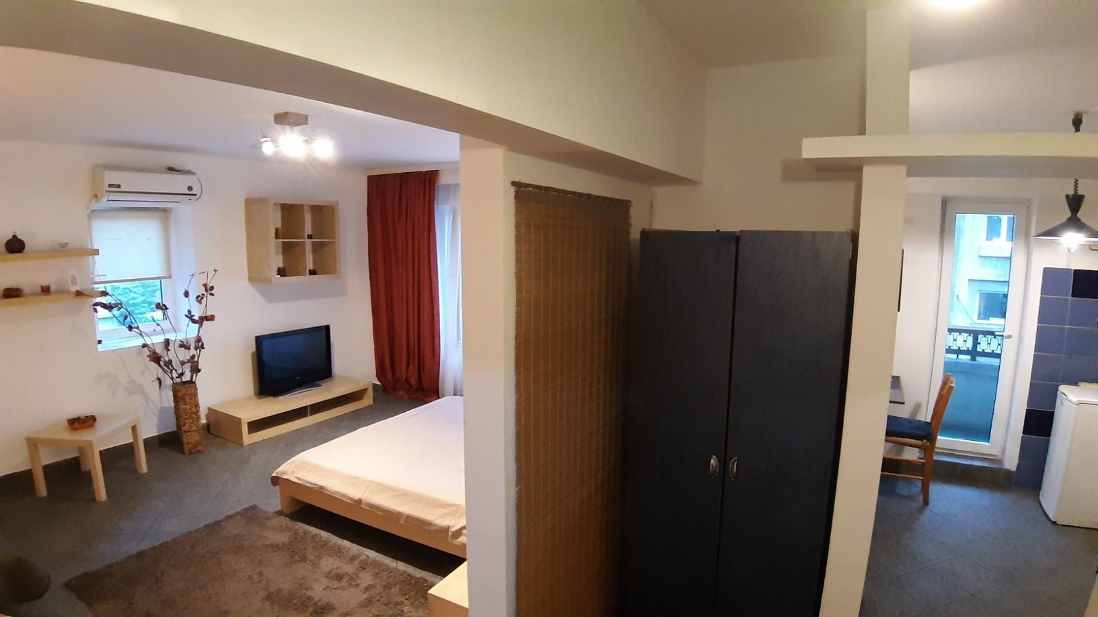 Garsonieră spațioasă 45 mp, renovată recent, AC, balcon, Splaiul Unirii - Poză 2