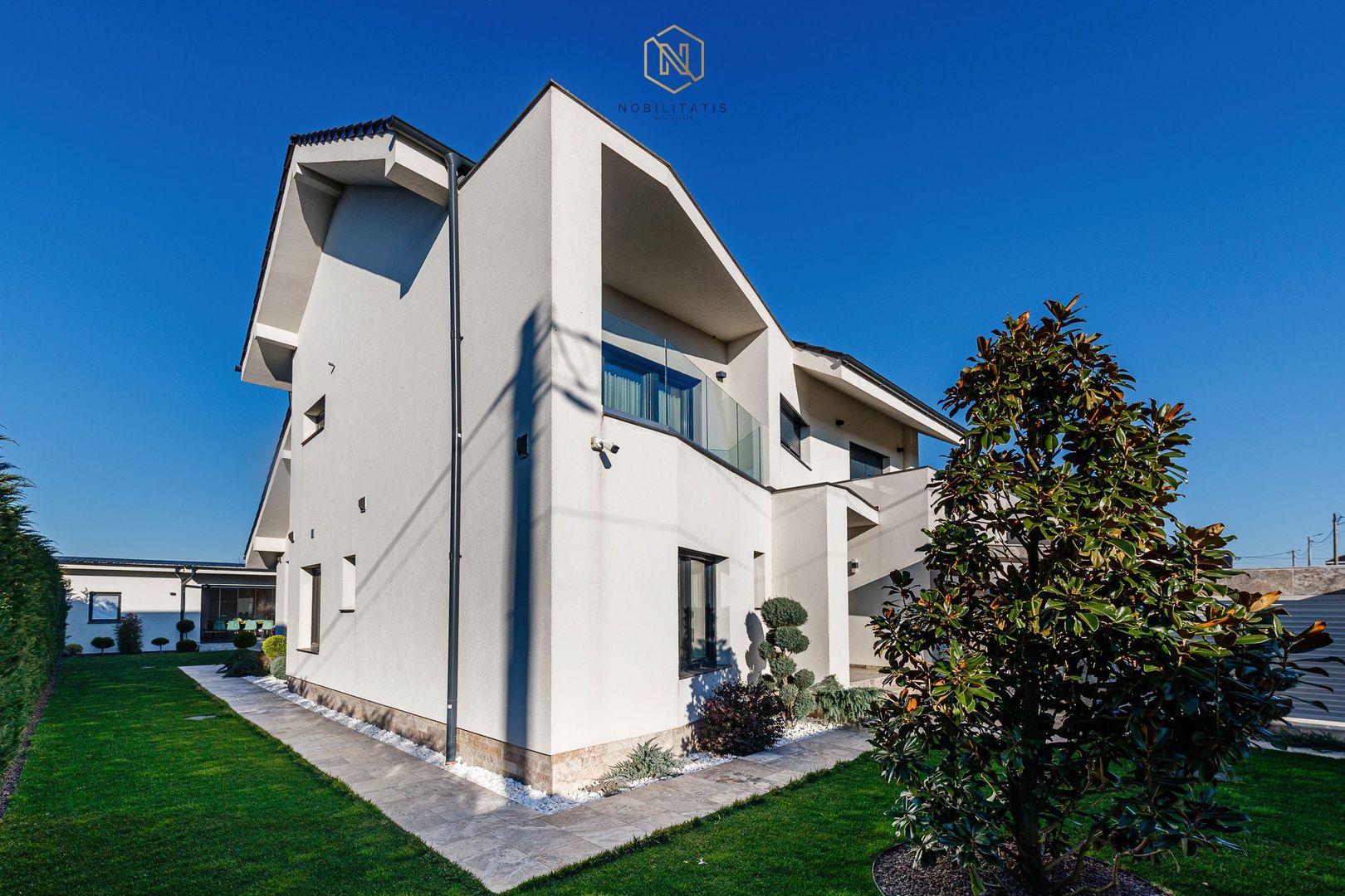 O Capodoperă Arhitecturală, Oferind Eleganță și Confort - Dumbravita - Poză 42