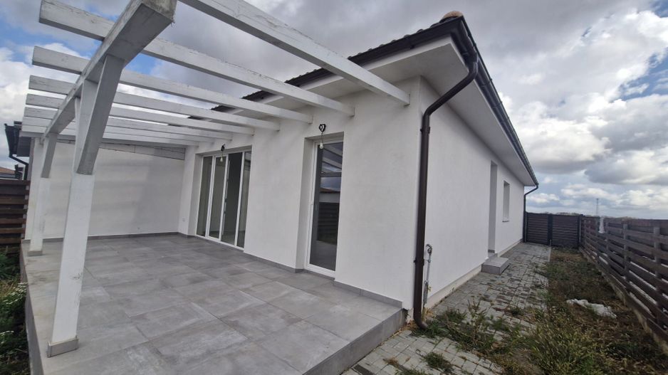Casă / Vilă cu 4 camere de vânzare în Mosnita Noua - Poză 7