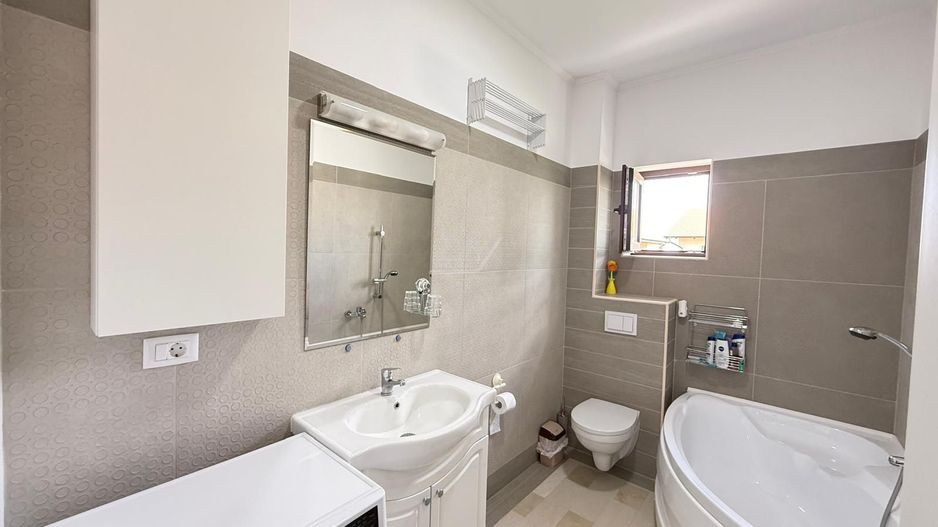 Mobilat si utilat complet. Disponibil imediat. Loc de parcare. - Poză 8