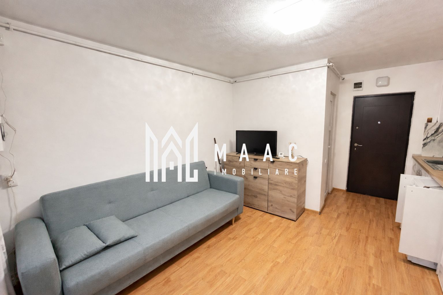 Garsonieră de închiriat I Mobilată I Parter I Centrală Proprie - Poză 1