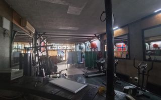 Spatiu comercial de inchiriat in Giulesti (langa stadion, complex comercial) - Poză 14