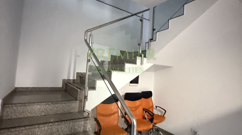 Casă de vânzare  pretabilă pentru clinica, cabinet medical, birouri - Poză 9