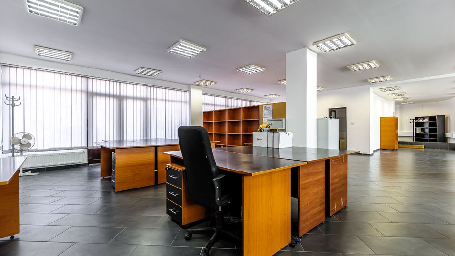 Spațiu pentru birouri în Pârneava - Poză 1