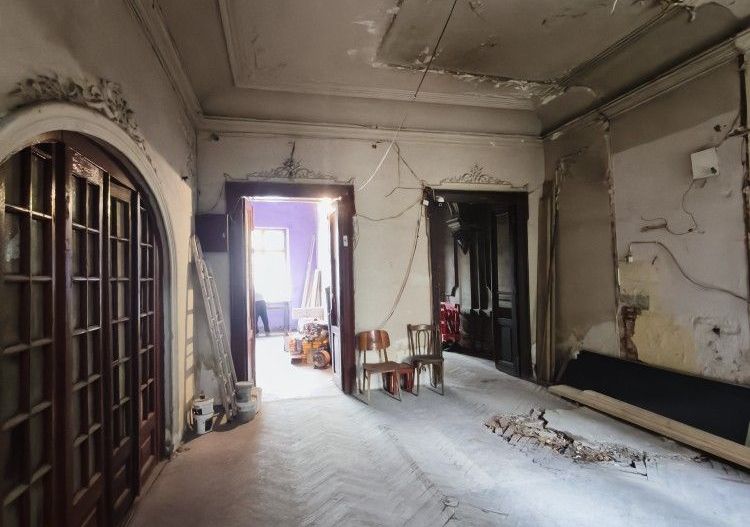 Casă cu farmec istoric în zonă protejată Rosetti, ideală pentru restaurare - Poză 9