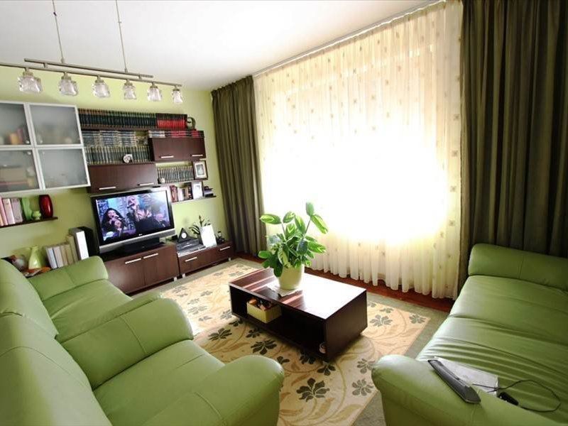 Vila spațioasă la intrare în Dumbravita - Poză 2