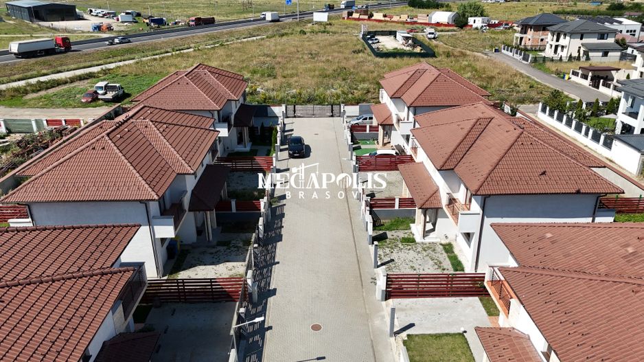 Intrarea in Sanpetru / Cartier Privat / Credit - Poză 24