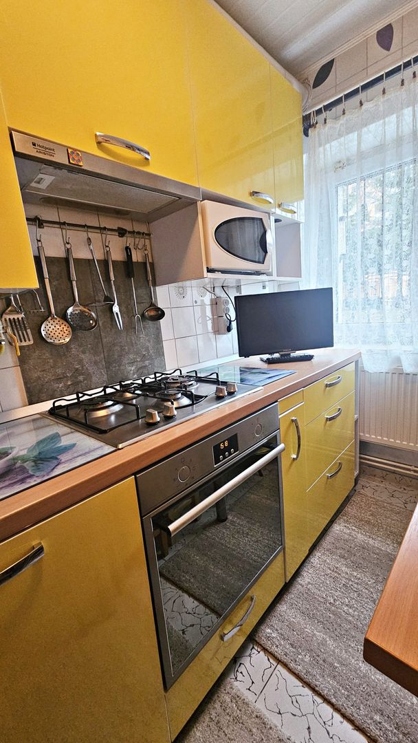 Predeal str M Eminescu, garsoniera mobilata si utilata complet - Poză 6