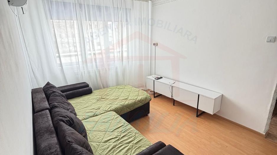 Vanzare apartament cu 4 camere in Micro 39b( k-uri), etaj 1, - Poză 13