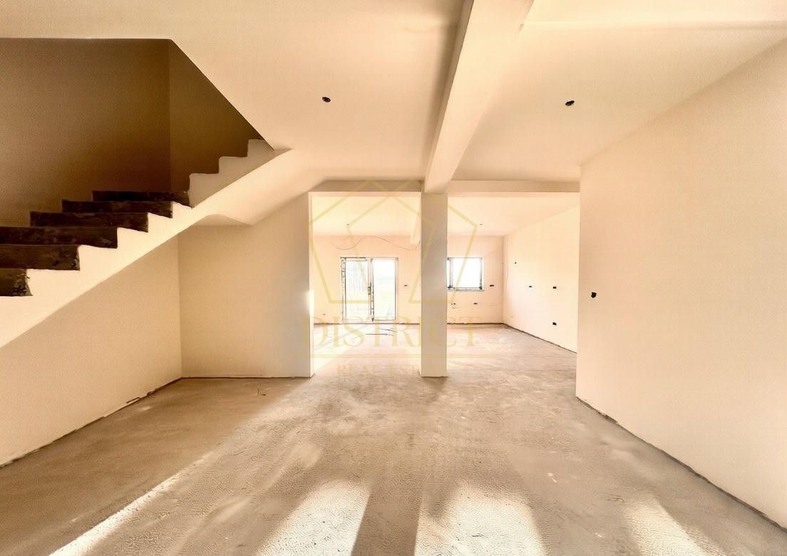 Duplex modern cu 5 camere si carport  I Mosnita Noua I - Poză 6