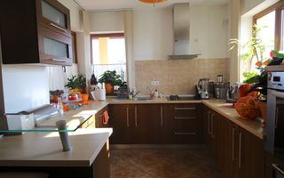 Casă / Vilă cu 5 camere de vânzare în zona Dumbravita - Poză 9