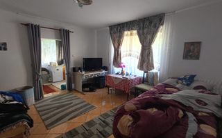 De vânzare casă zona Sens - Poză 3