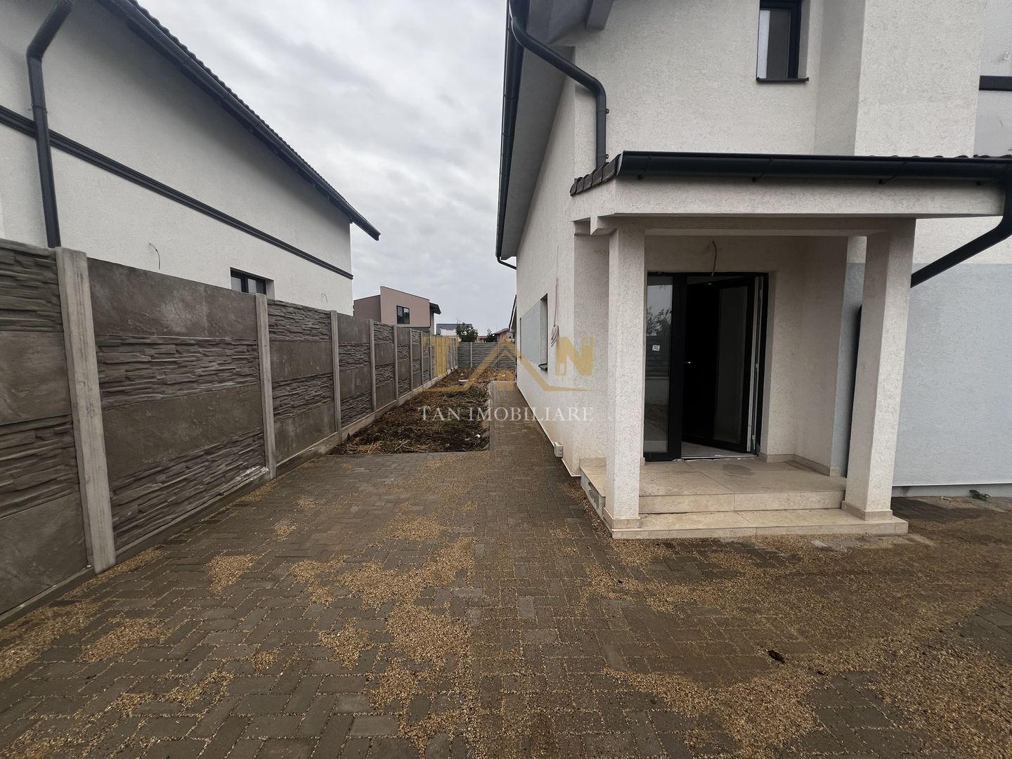 Casa Individuala 4 camere Giarmata - Poză 2