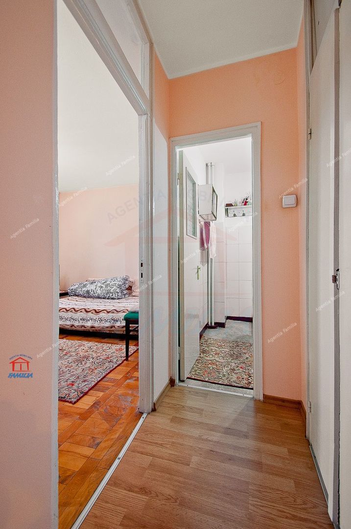 Vand/schimb apartament 4 camere, Micro 17, 98 mp, 120.000 EURO - Poză 7