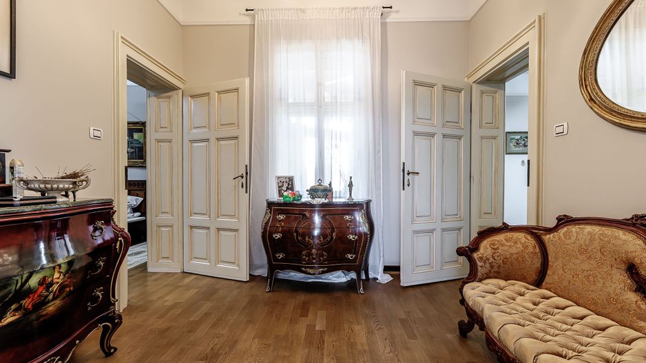 REZERVAT Visezi la o proprietate unică, plină de istorie și farmec? - Poză 6