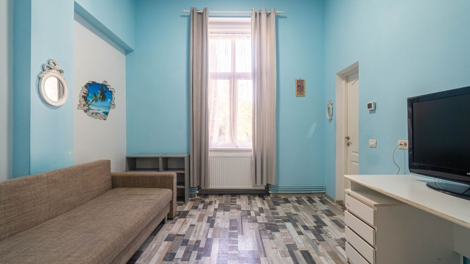 Apartament cu 1 cameră – Central, Arad | Renovat, mobilat și utilat - Poză 1