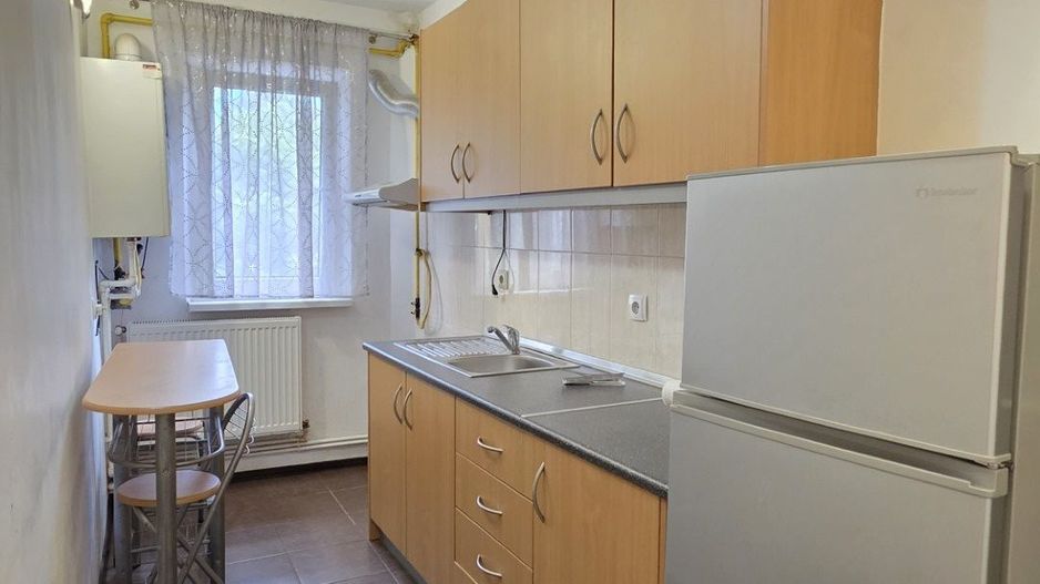 Apartament 2 camere, etaj 4, mobilat și utilat, VASLUI - zona CONFECȚII; - Poză 1