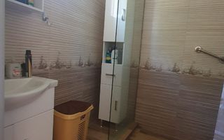 Casă spațioasă de vânzare în comuna Roșia .COMISION 0% - Poză 16