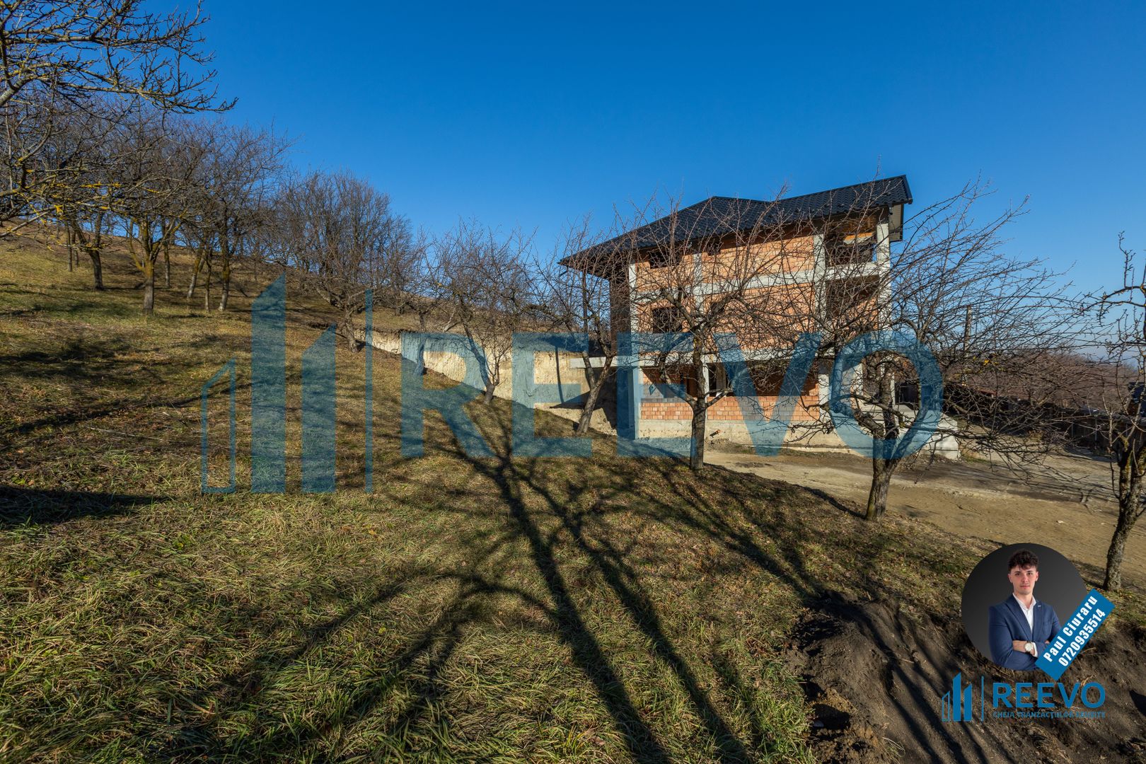 Pensiune/Vilă la roșu P+E+M în Sărata - Poză 36