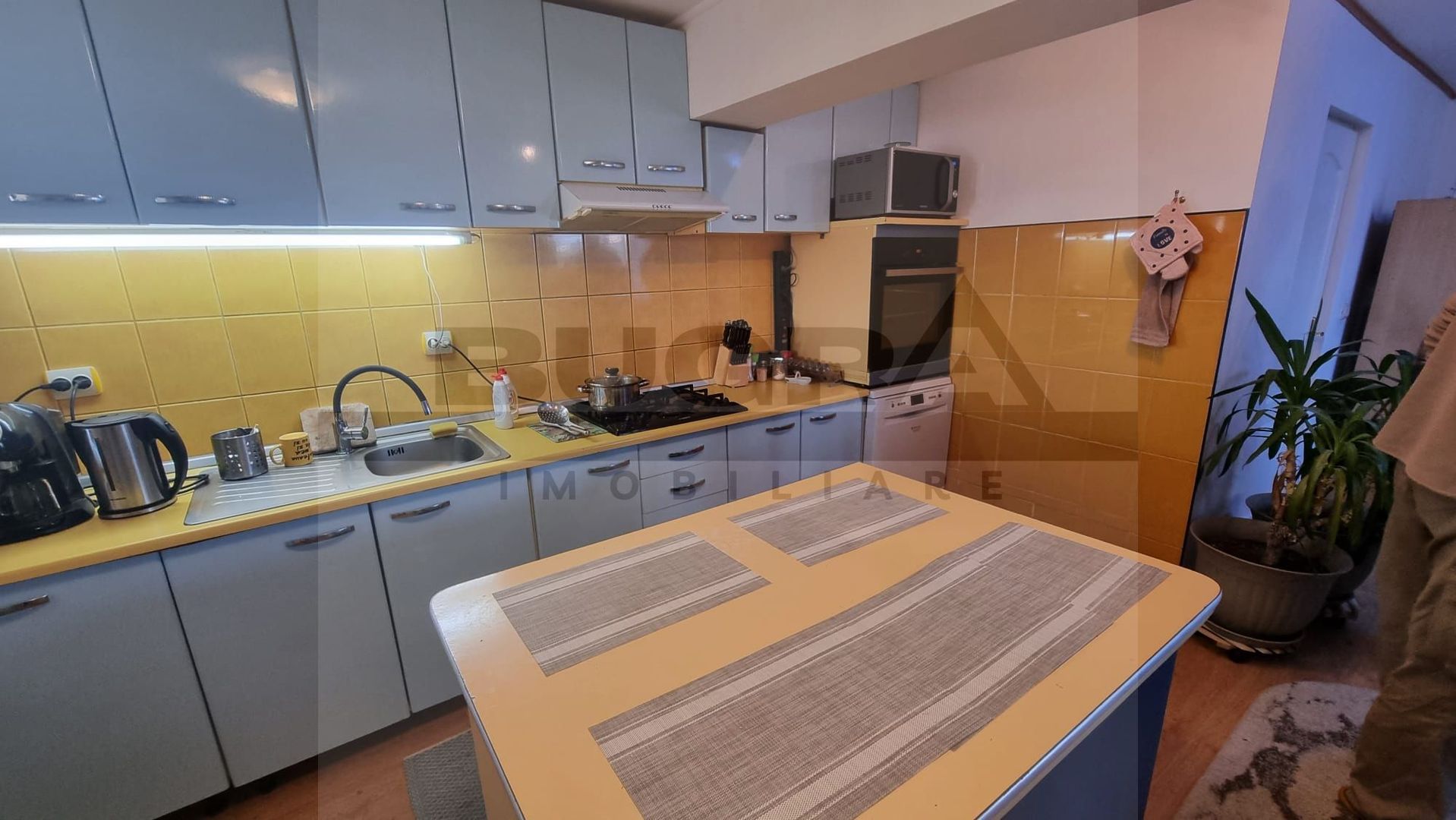 Casă spațioasă cu teren generos de 1000 mp in Dambul Rotund - Poză 5