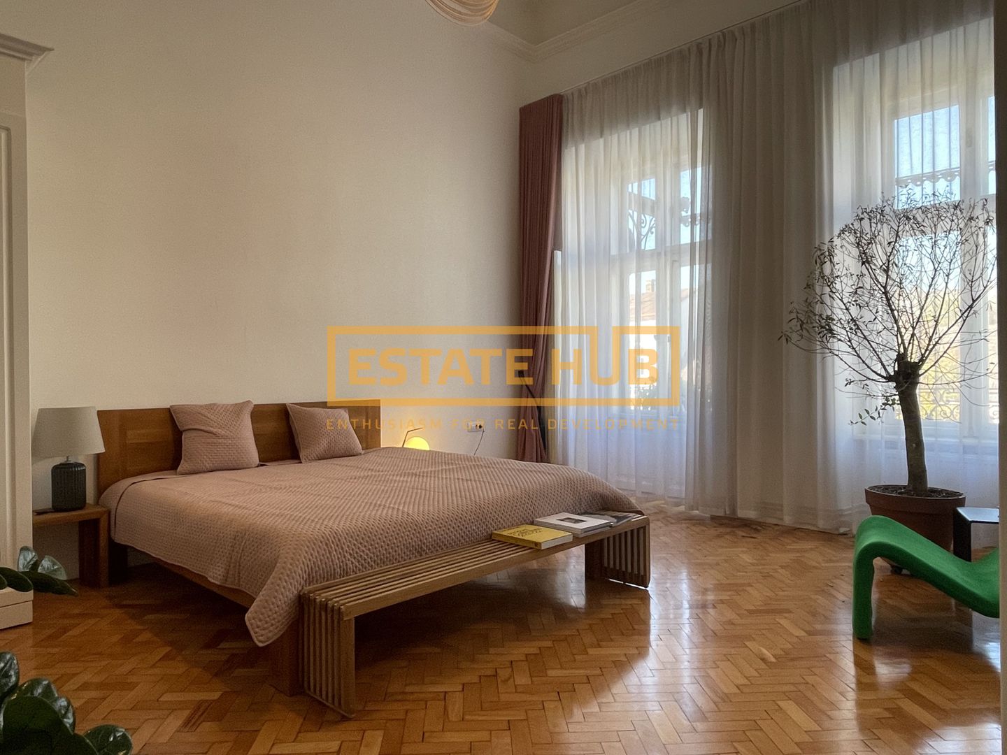 Apartament spectaculos de 125 mp in centrul istoric pe Str. Eroilor - Poză 23