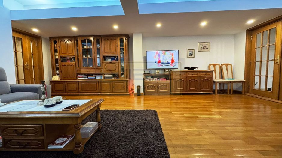 Apartament 3 camere 2 bai central Rond Podu Ros - Poză 3