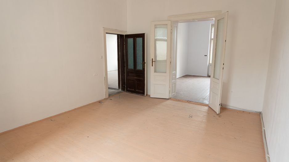 De vanzare Cladire bloc Istoric Central Arad D+P+E+M curte proprie - Poză 16