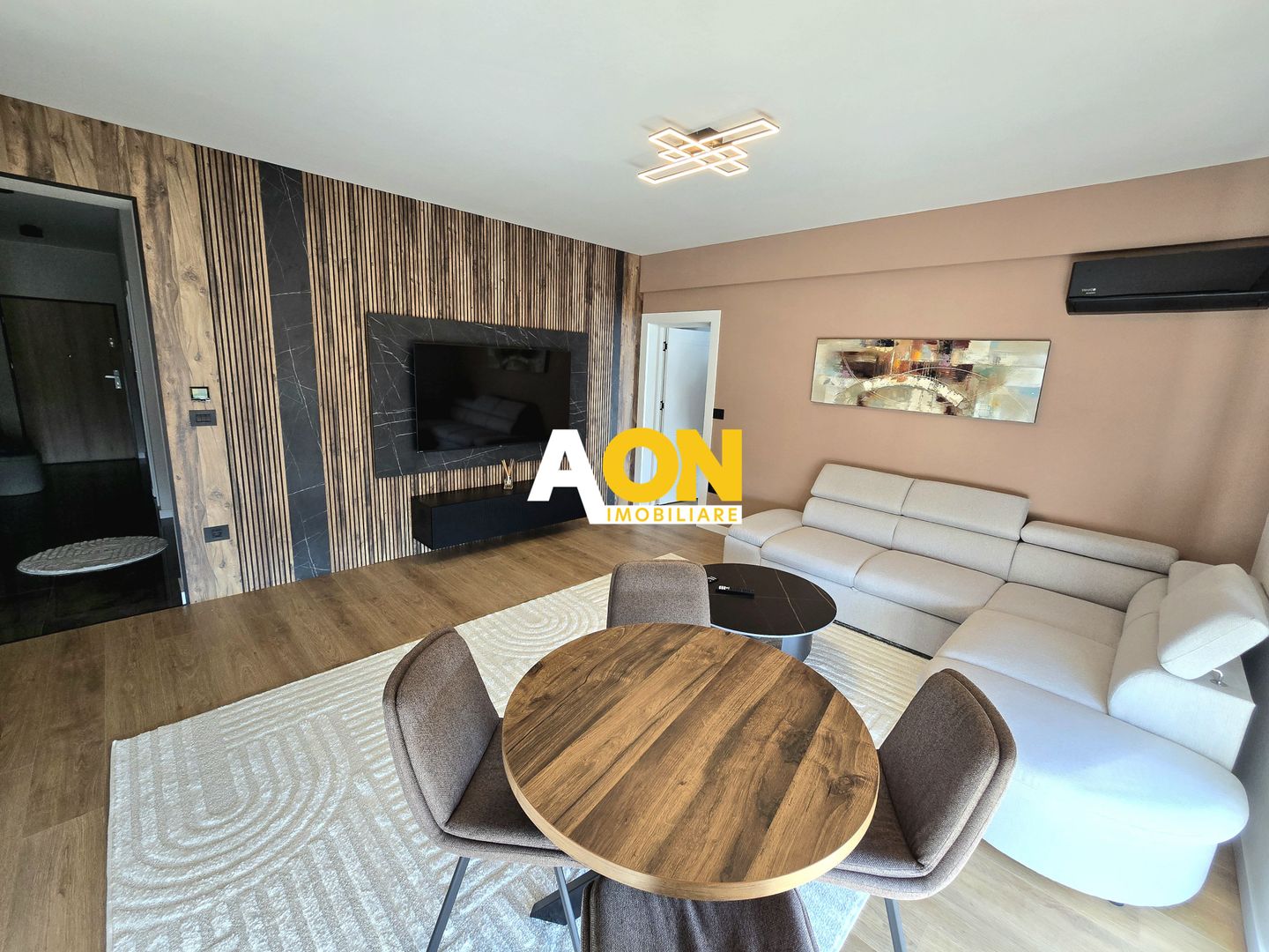 Apartament cu 2 Camere, Ultrafinisat, Prima Închiriere, Zona Cetate - Poză 1