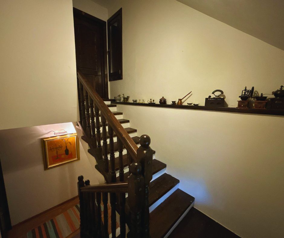 Vilă cu 10 camere P+2E+M 400 M² utili 2800 M² Teren Comandau - Poză 15