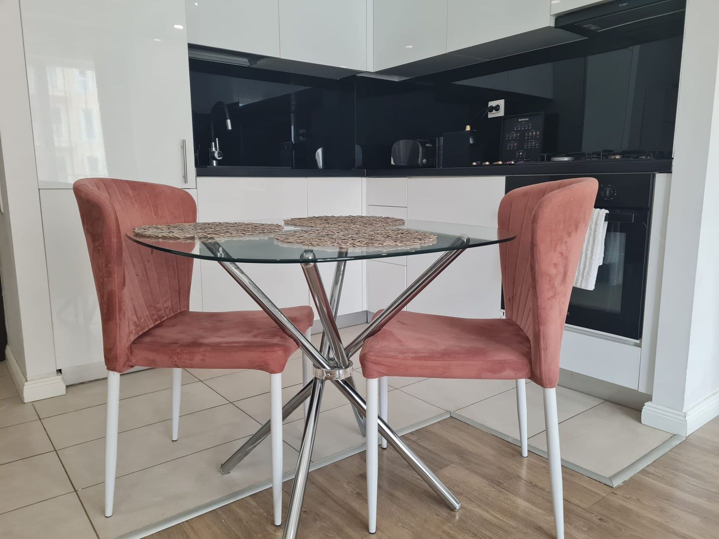 Apartament | 2 camere | Complex Cosmopolis | Parcare - Poză 4