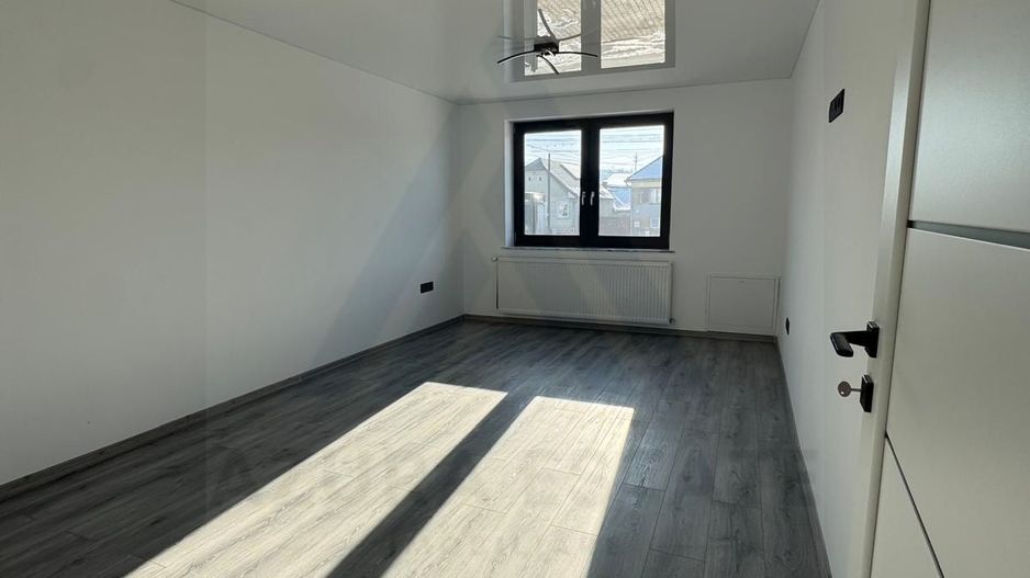 Casa moderna constructie noua 195 mp utili si 100 mp curte Sura Mare - Poză 11