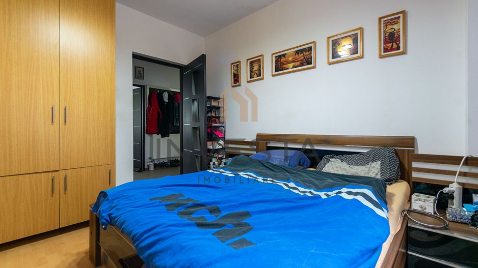 DE VANZARE CASA CU 4 CAMERE BUNA ZIUA - Poză 12