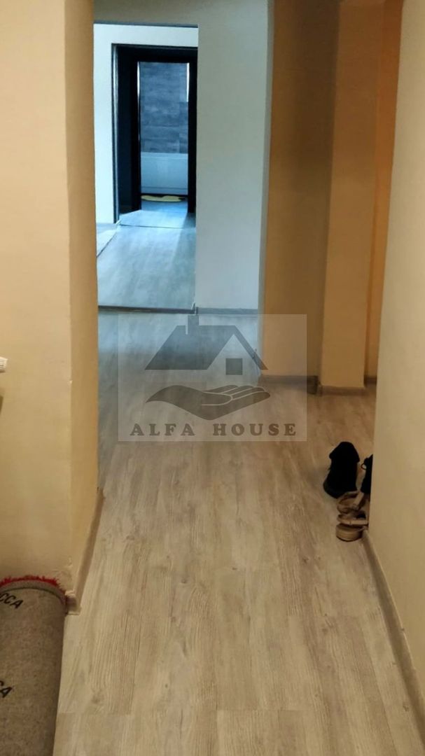 Apartament cu patru camere, zona Florilor-Craiter 80 mp - Poză 2