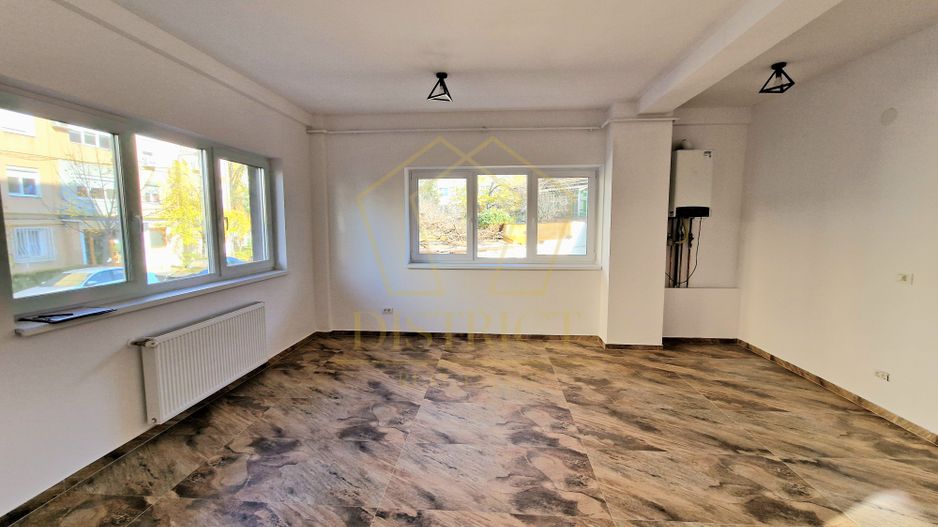 Spatiu birouri cladire noua cu 2 incaperi spatioase I Complexul Studentesc - Poză 1