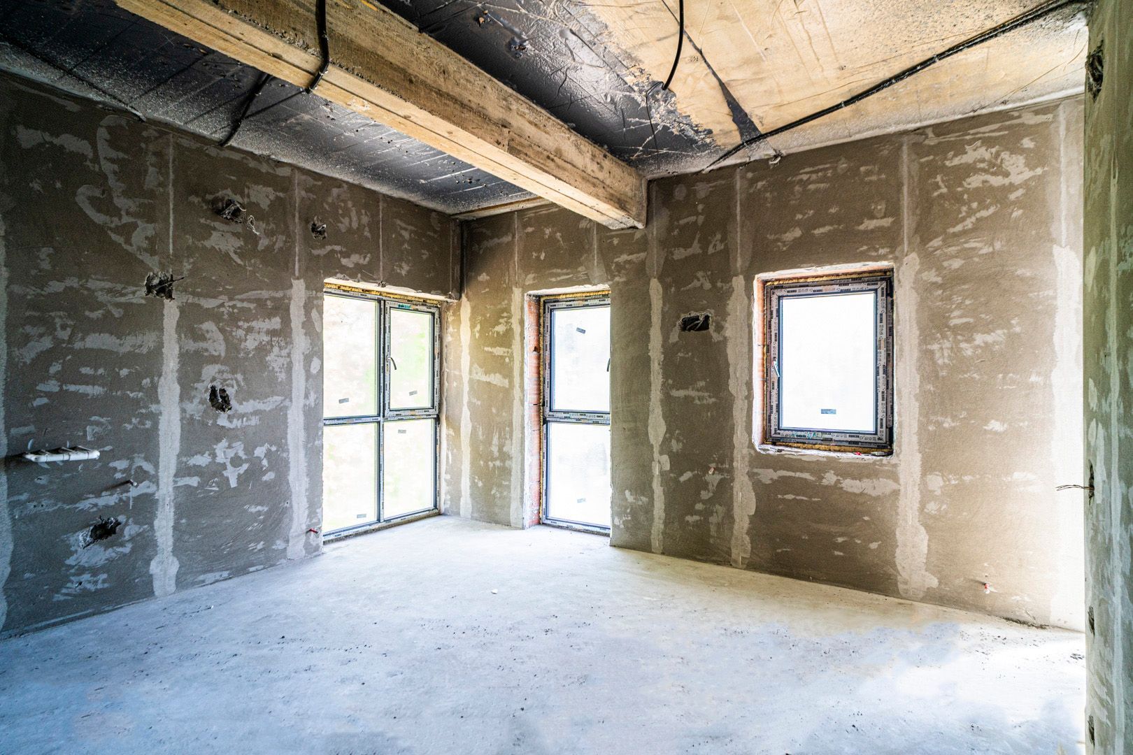 Apartament 3 cam., 2 bai, 2 balc., bloc nou, finisat la cheie, centrala termica - Poză 3