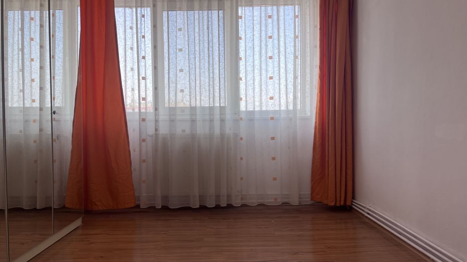 Zonă bună! Vânzare apartament cu 3 camere, micro 6- Târgoviște! - Poză 4