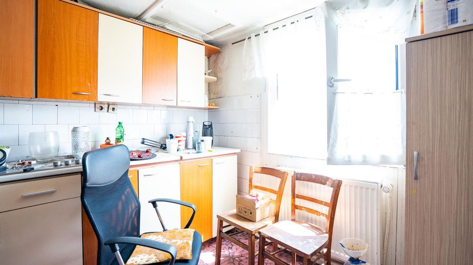 Apartament la casa cu curte proprie pe Ion Bogdan - Poză 5