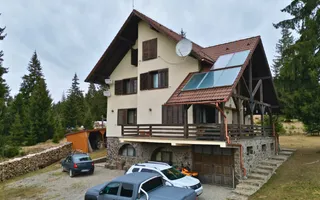 Vilă cu 10 camere P+2E+M 400 M² utili 2800 M² Teren Comandau - Poză 20