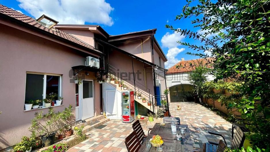 Sapient | Casa cu 2 nivele in Oradea - Poză 2