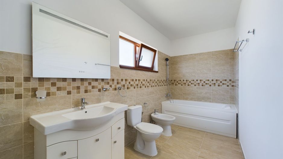 Casă modern finisată și utilată în Săcălaz - Poză 6