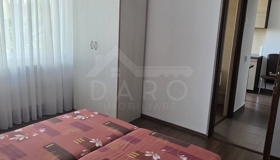 Închiriez apartament cu 2 camere 10 minute de Univ. Petru Maior - Poză 4