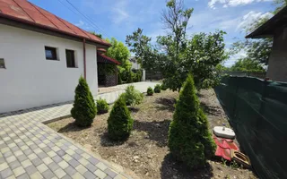 🏡 Casă renovată cu 6 camere, teren 557 mp – Berceni, Prahova - Poză 27