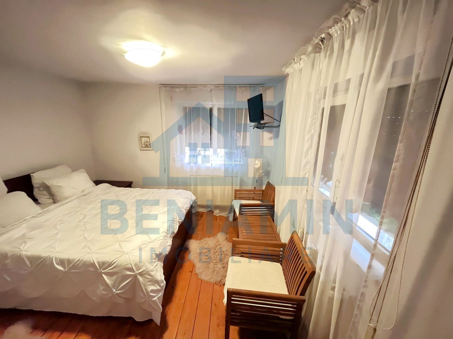 Casa de inchiriat Raului intersectie Campia Islaz -loc de parcare - Poză 7